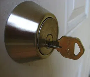 Locksmith Master Shop Kansas City, MO 816-598-4863 - 13-Key-Broke-In-Lock