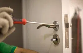 Locksmith Master Shop Kansas City, MO 816-598-4863 Locksmith Master Shop Kansas City, MO 816-598-4863 - 5-Locks-Repair